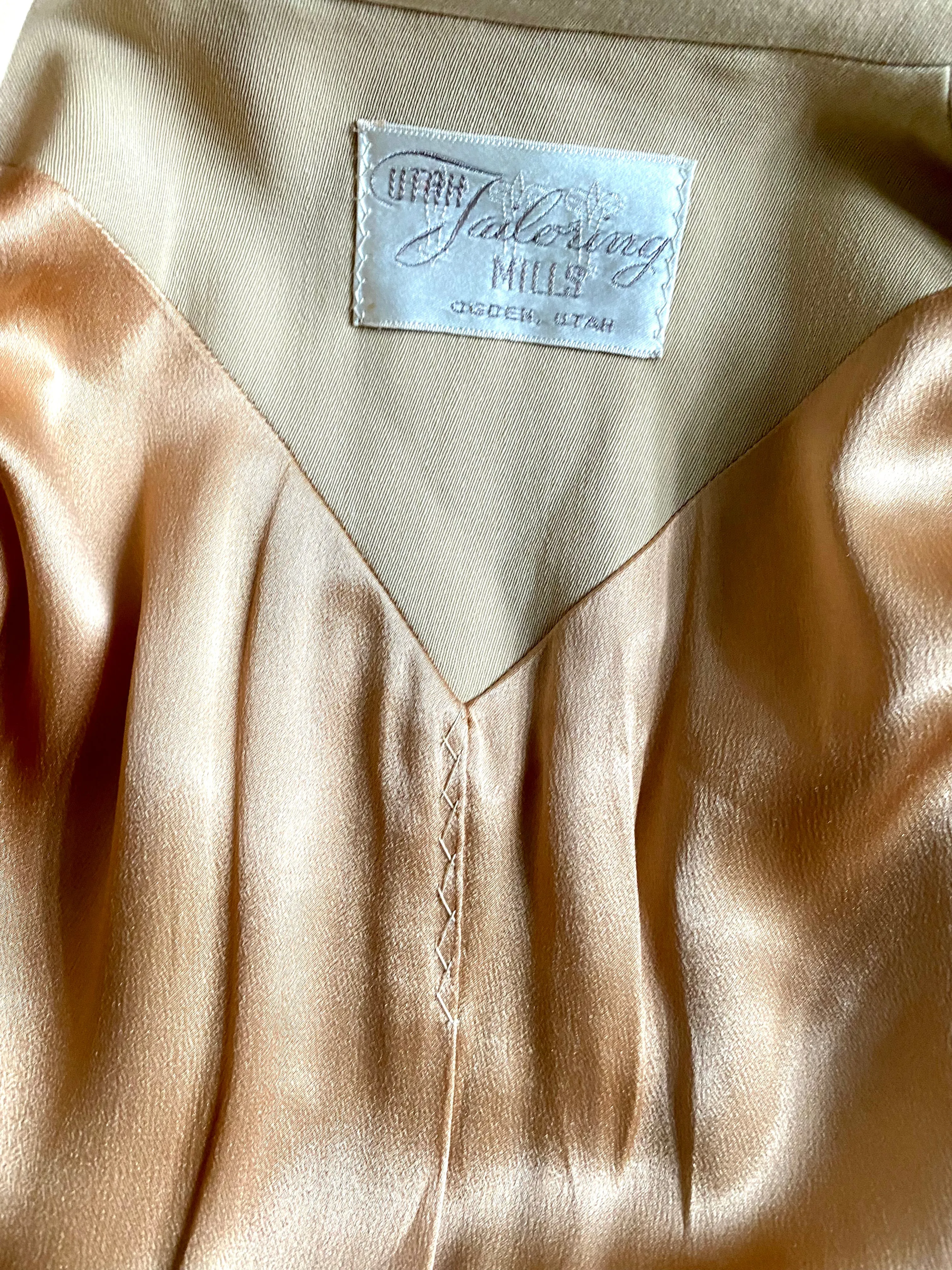 1940s Utah Tailoring Mills Coat with Hanson Matching Gloves.