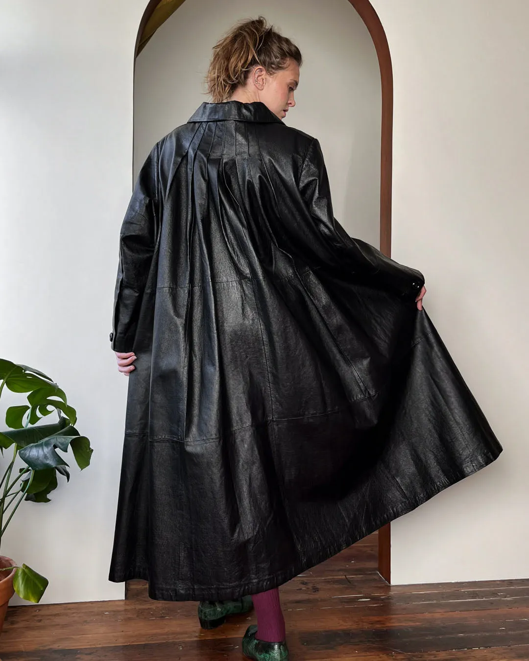 80s Black Leather Trapeze Coat | M-L