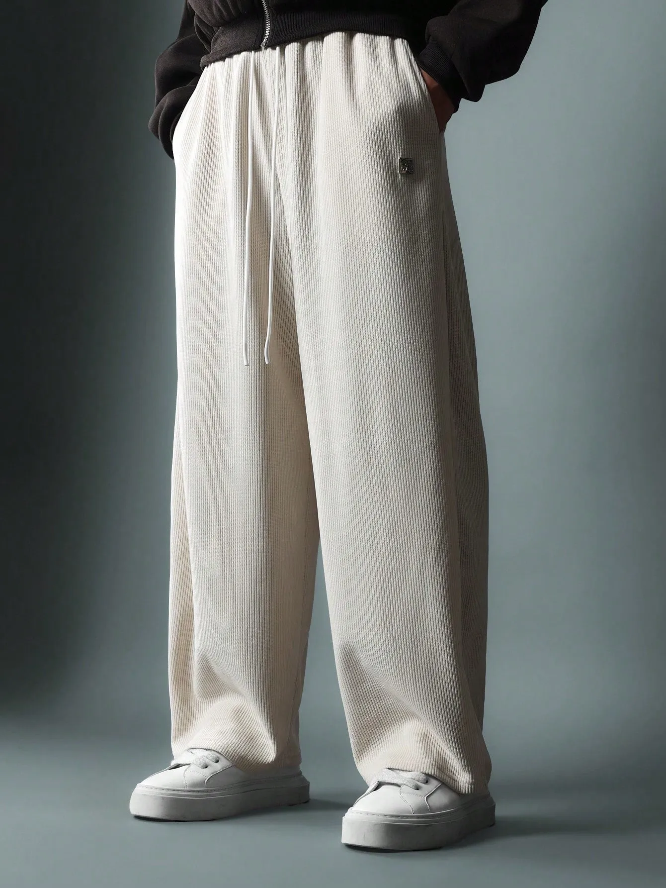 Barrel Fit Cord Texture Sweatpants With Drawstrings