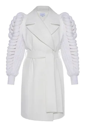 BELTED WHITE COAT WITH KNITTED SLEEVES