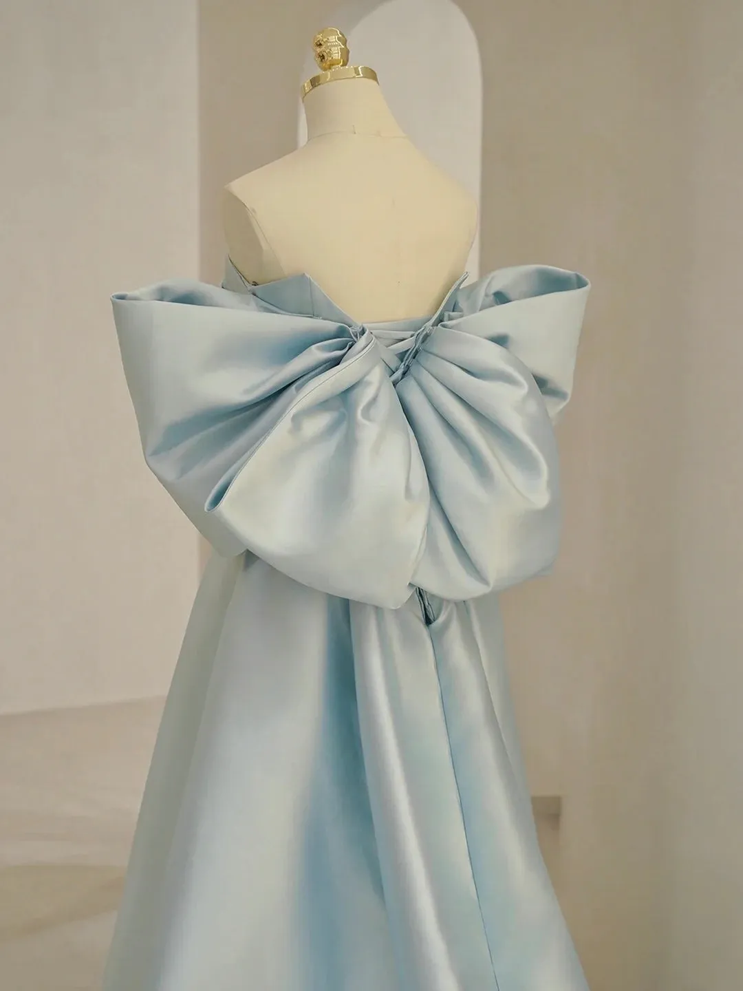 Charming Blue Satin Long Prom Dress with Big Bow A-Line Sweetheart Neck Formal Dress