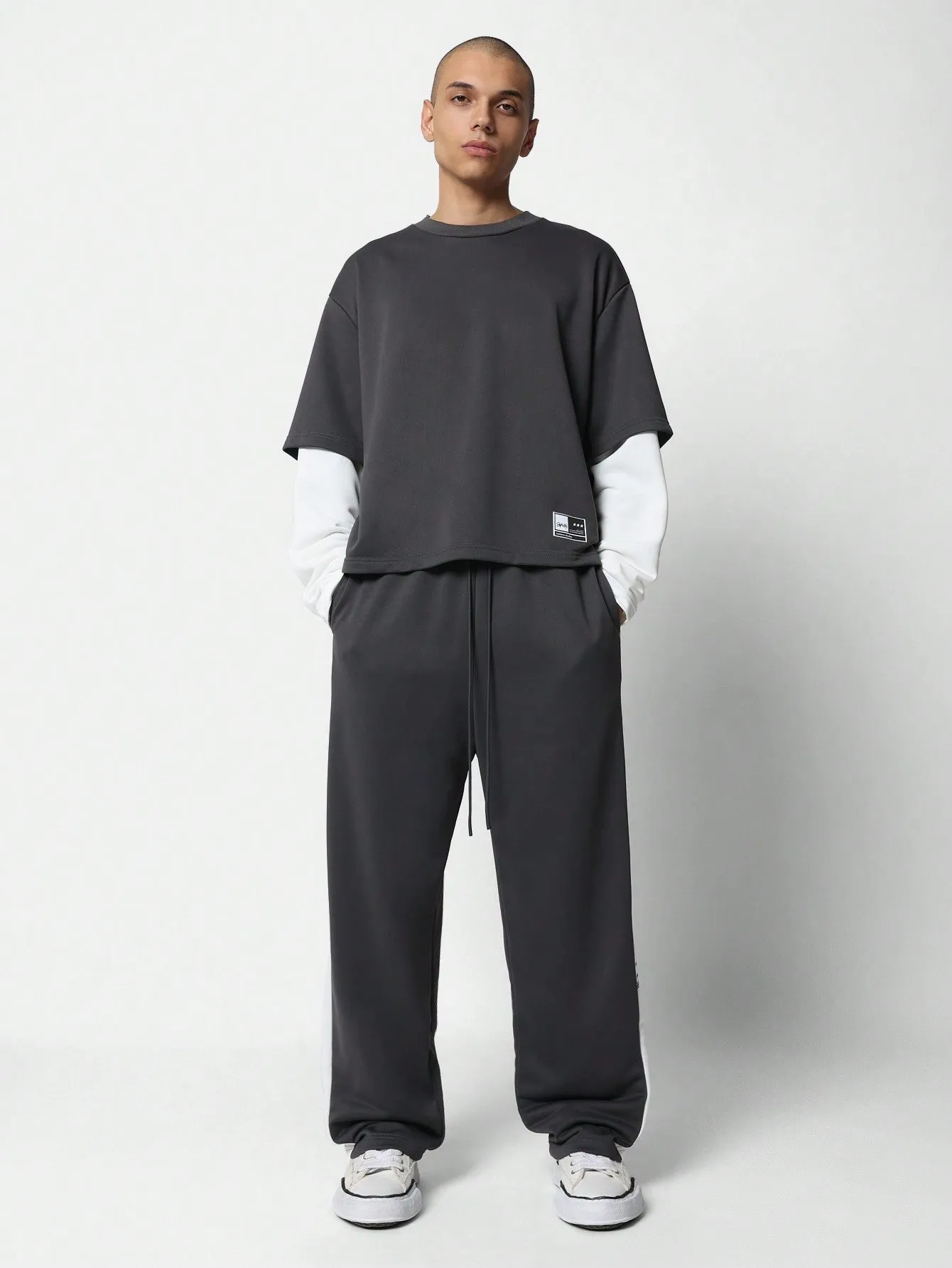 Crop Fit Contrast Double Sleeve Tee & Drop Cotch Sweatpants 2 Piece Set