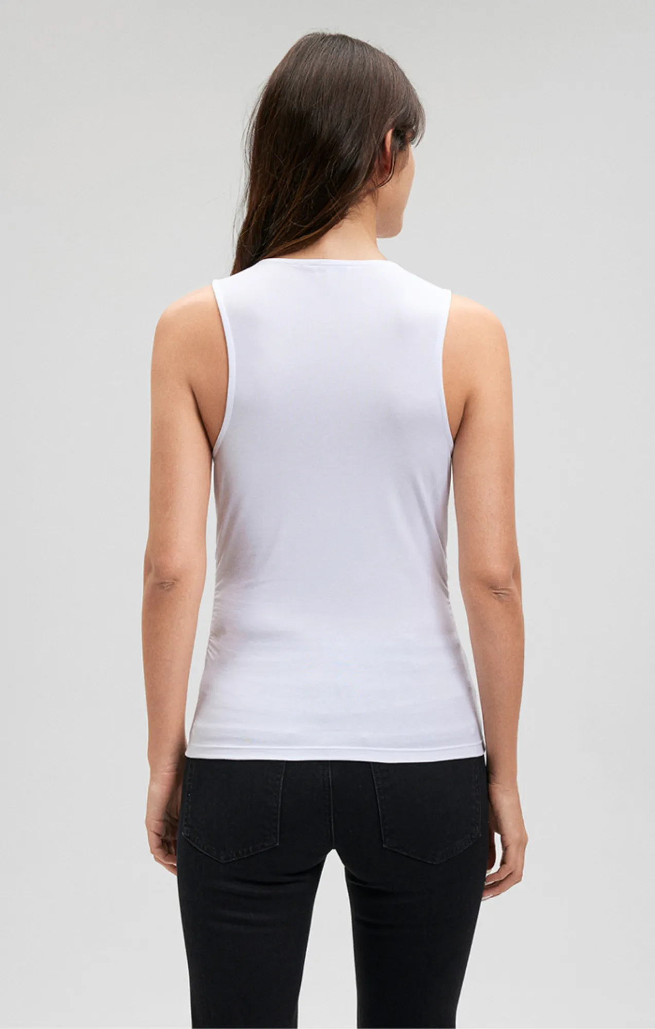 HIGH NECK TANK TOP IN WHITE