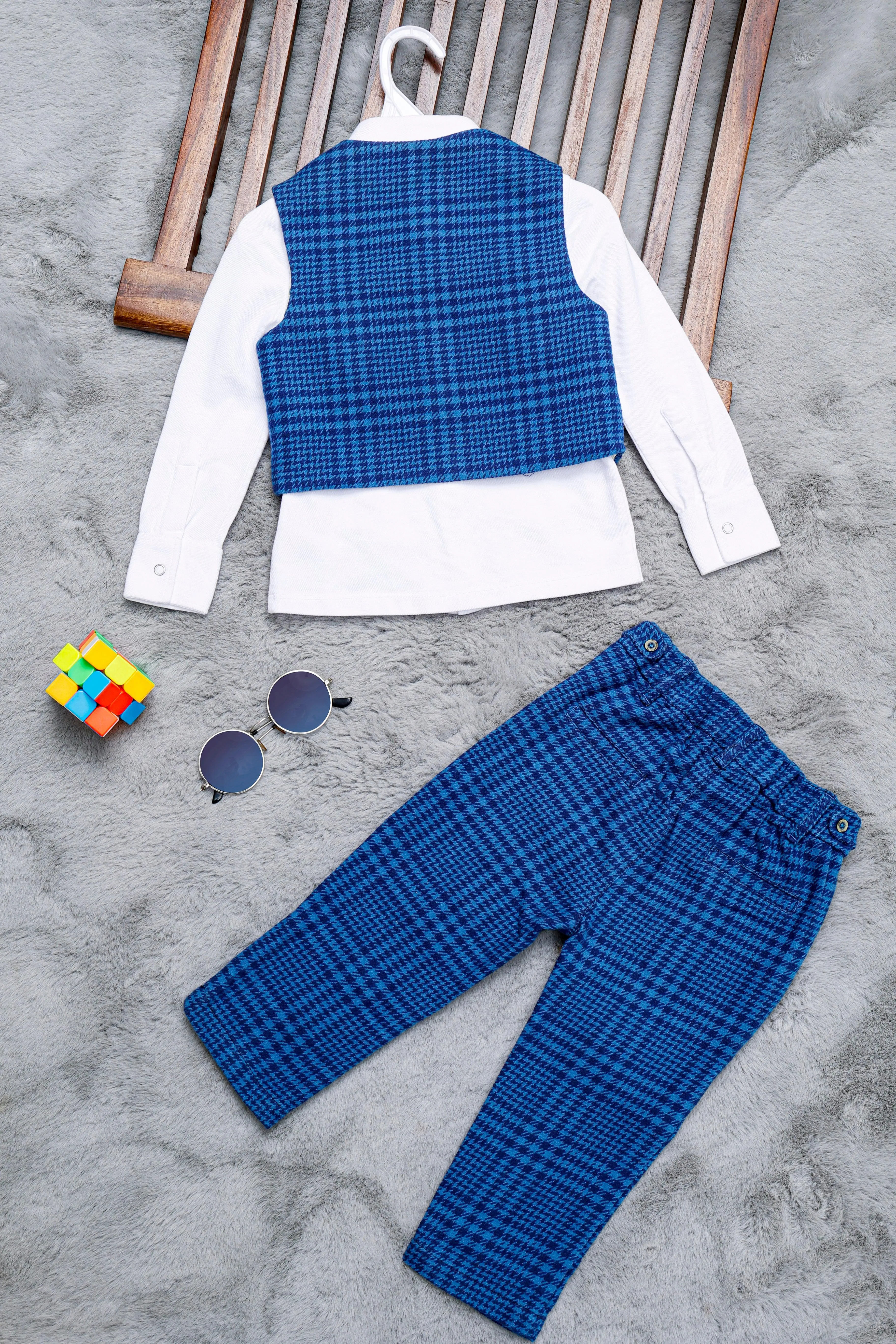 One Friday Blue Checks New Born Baby Set