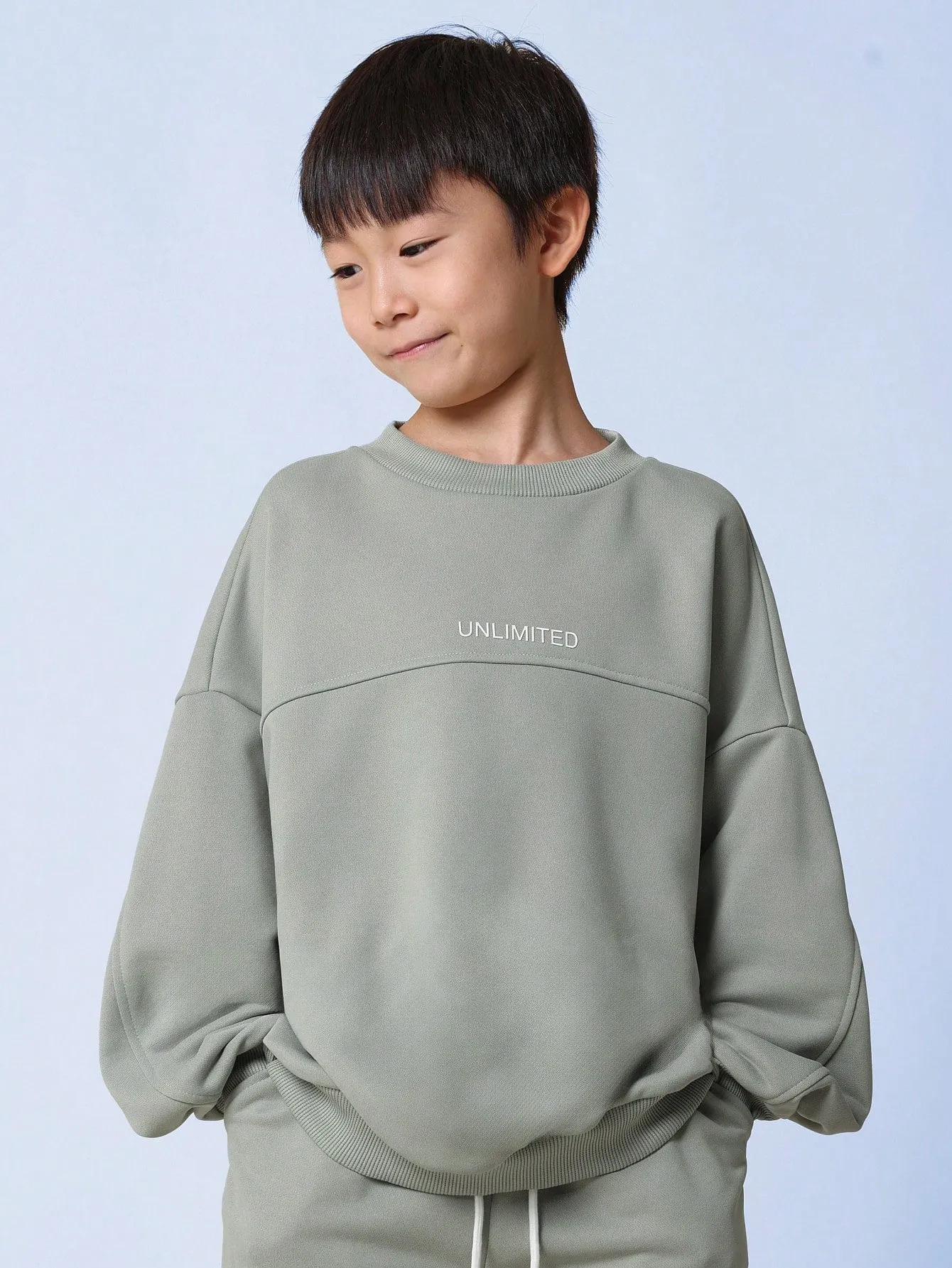 Tween Boys Oversized Sweatshirt And Jogger With Graphic Print