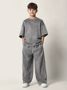 Tween Boys Suedette Oversized Elbow Sleeve Tee With Loose Fit Sweatpants 2 Piece Set